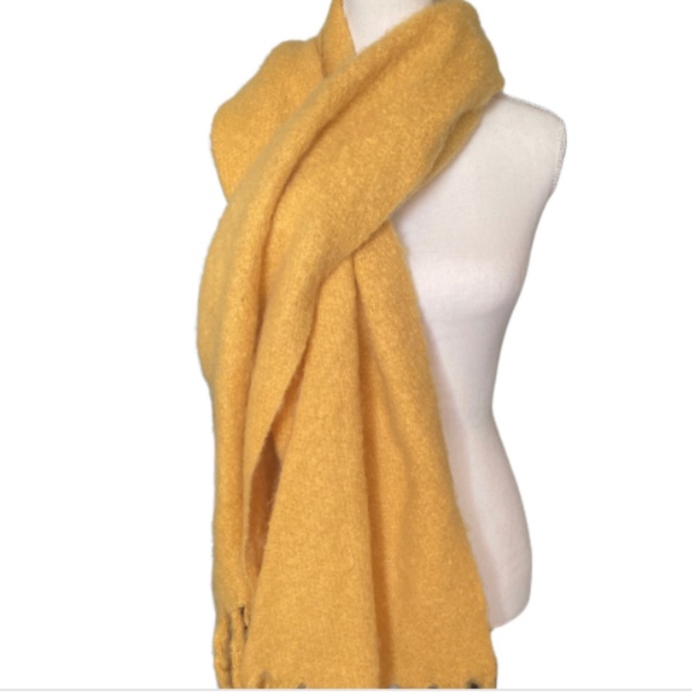 NOBO NOODLE SCARF One Size Fits All | Yellow | Never Been Worn
